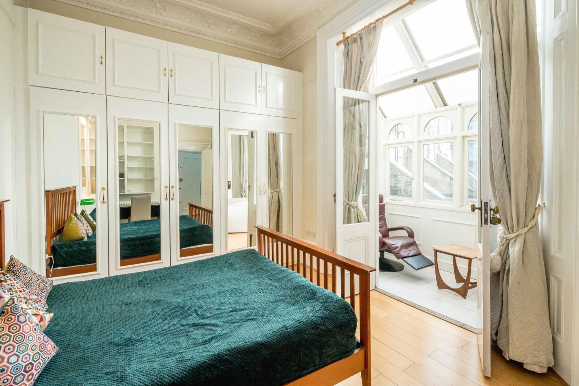 Four Beds By The Station Apartment London Bagian luar foto