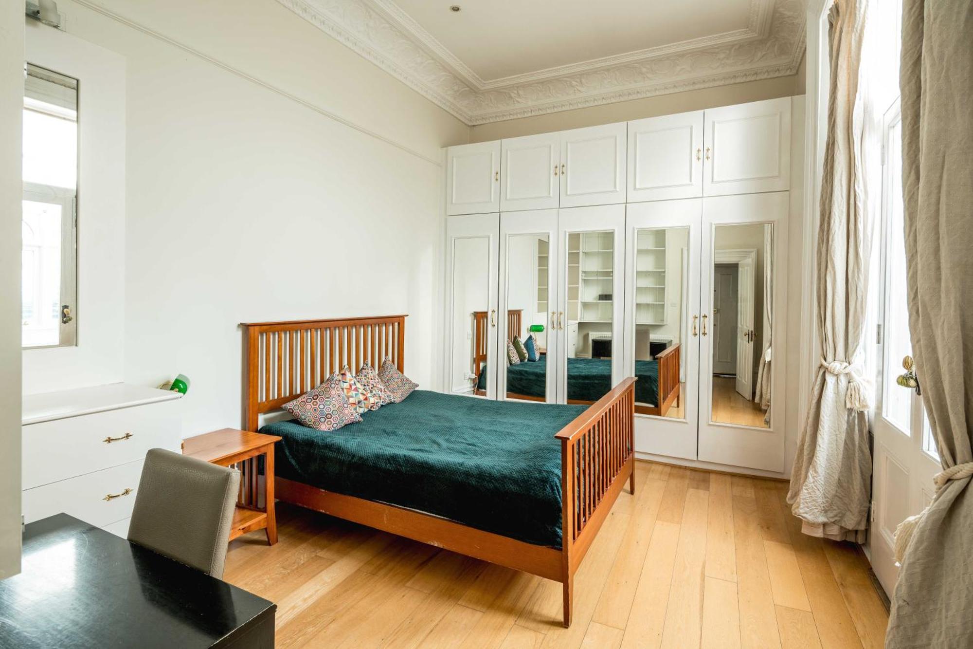 Four Beds By The Station Apartment London Bagian luar foto