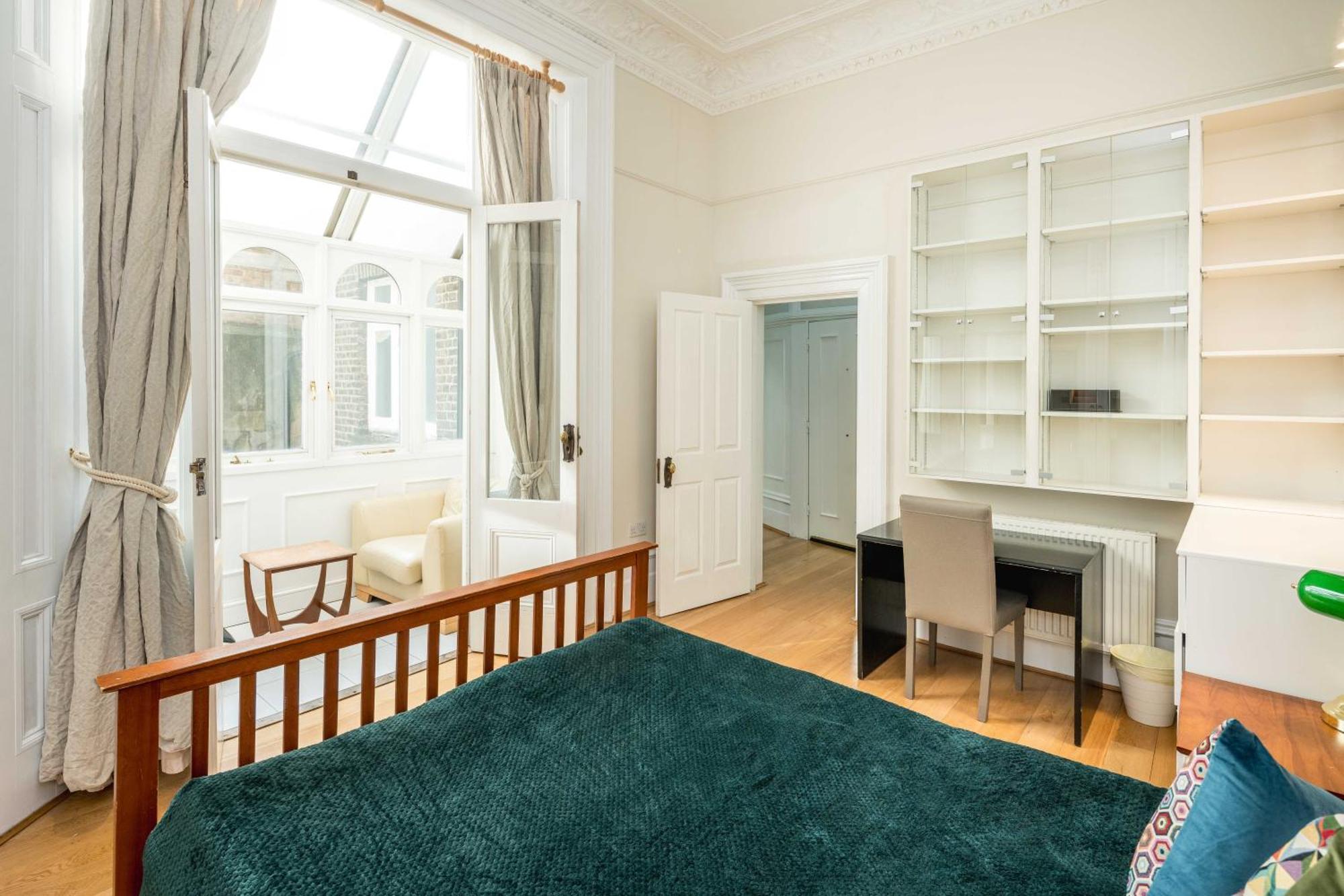 Four Beds By The Station Apartment London Bagian luar foto